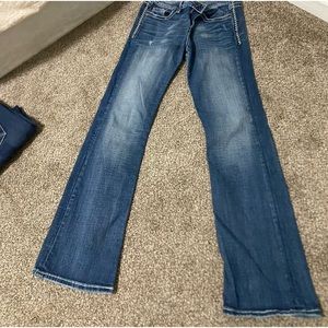 plain buckle jeans